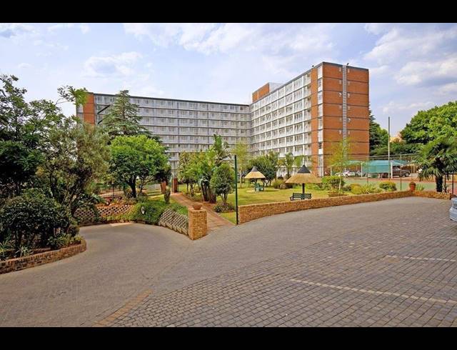 3 BEDROOM APARTMENT FOR SALE IN BEDFORD GARDENS